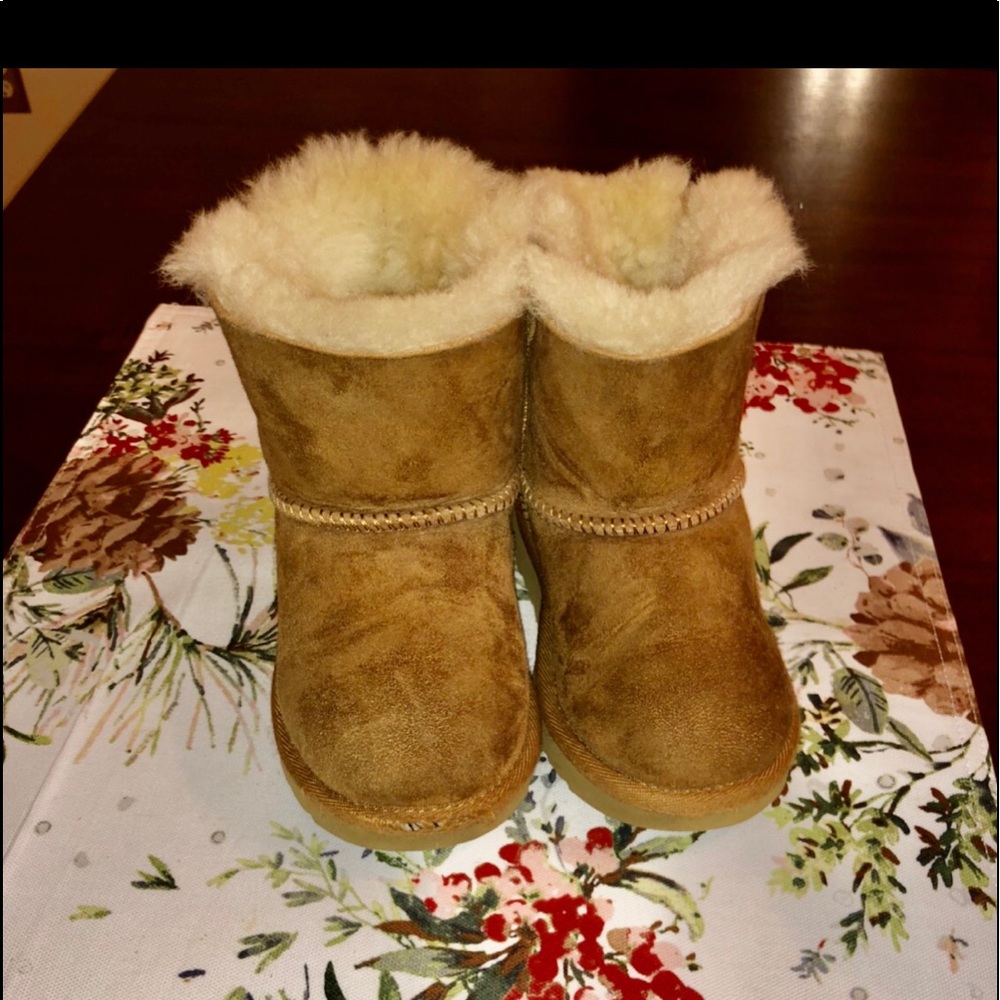 Uggs  Bailey bows Toddler Girls Chestnut Size 8T